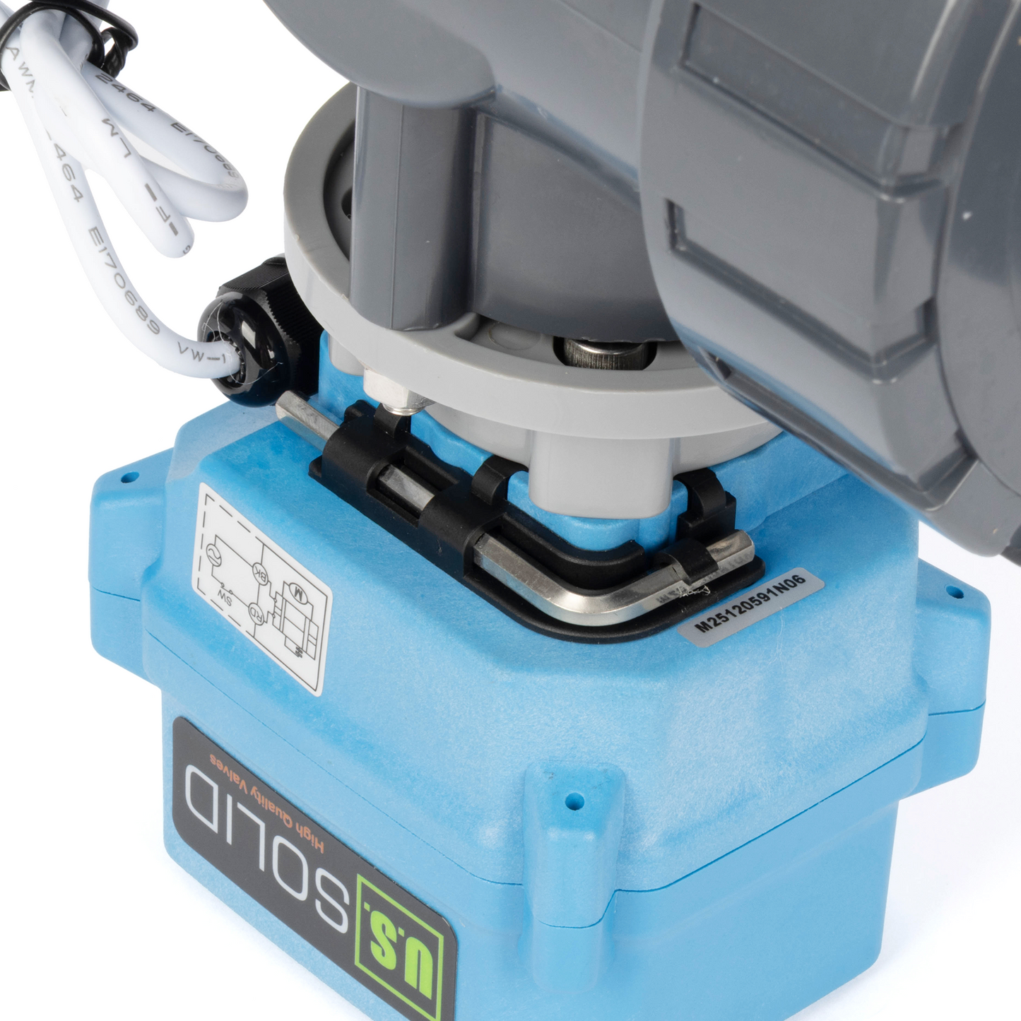1-1/2" 3-vägs UPVC motoriserad kulventil, L-typ, 9–24V AC/DC, 2-tråds automatisk återgång, IP67 full port, normalt stängd med manuell återställning